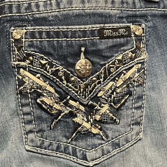 Miss Me Jeans Mid Rise Easy Boot 28x31 Med Wash Rhinestone Sequin Cowgirl Y2k - Picture 7 of 9